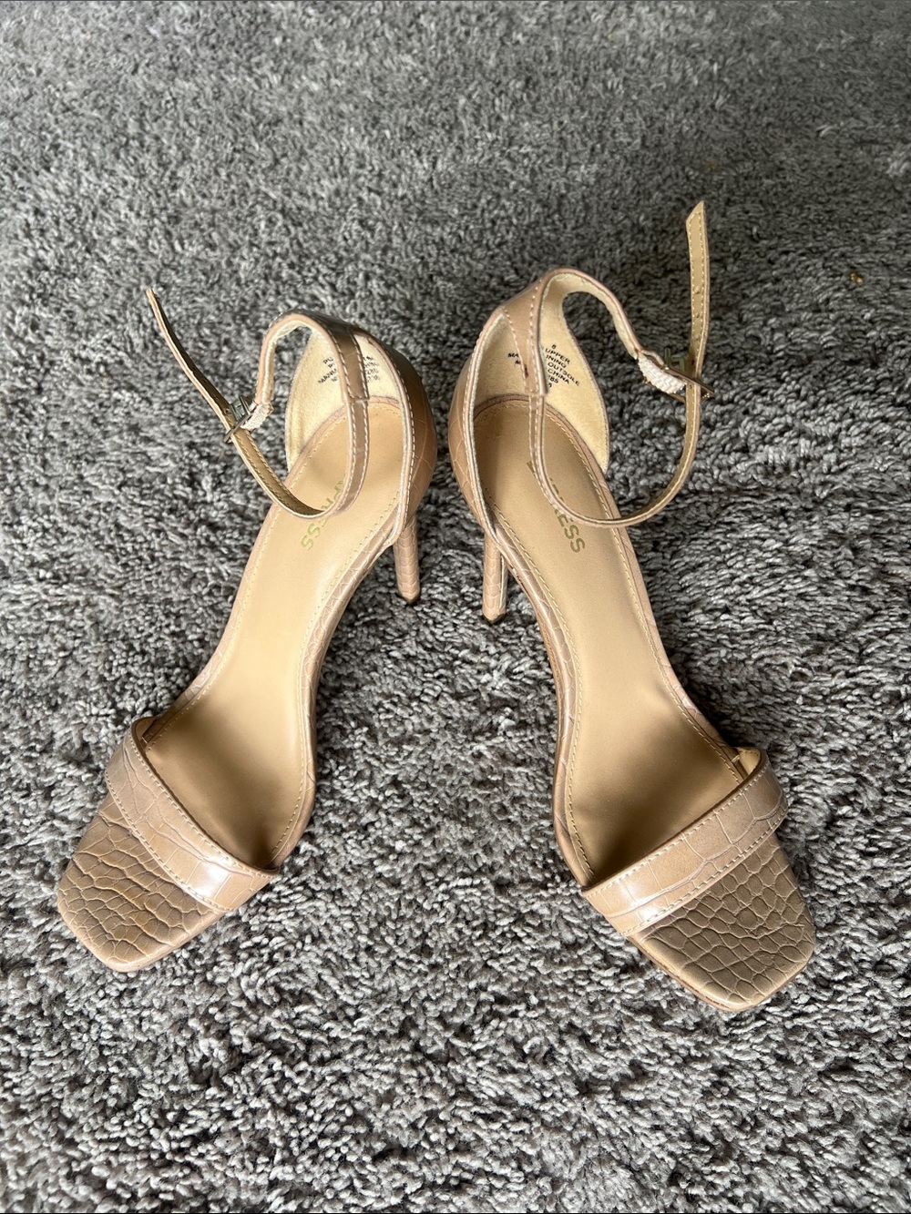Express Tan Croc-Embossed Ankle-Strap High Heels Business Casual Size 8